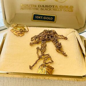 10k gold Leaf Pendant Necklace and Earring Set